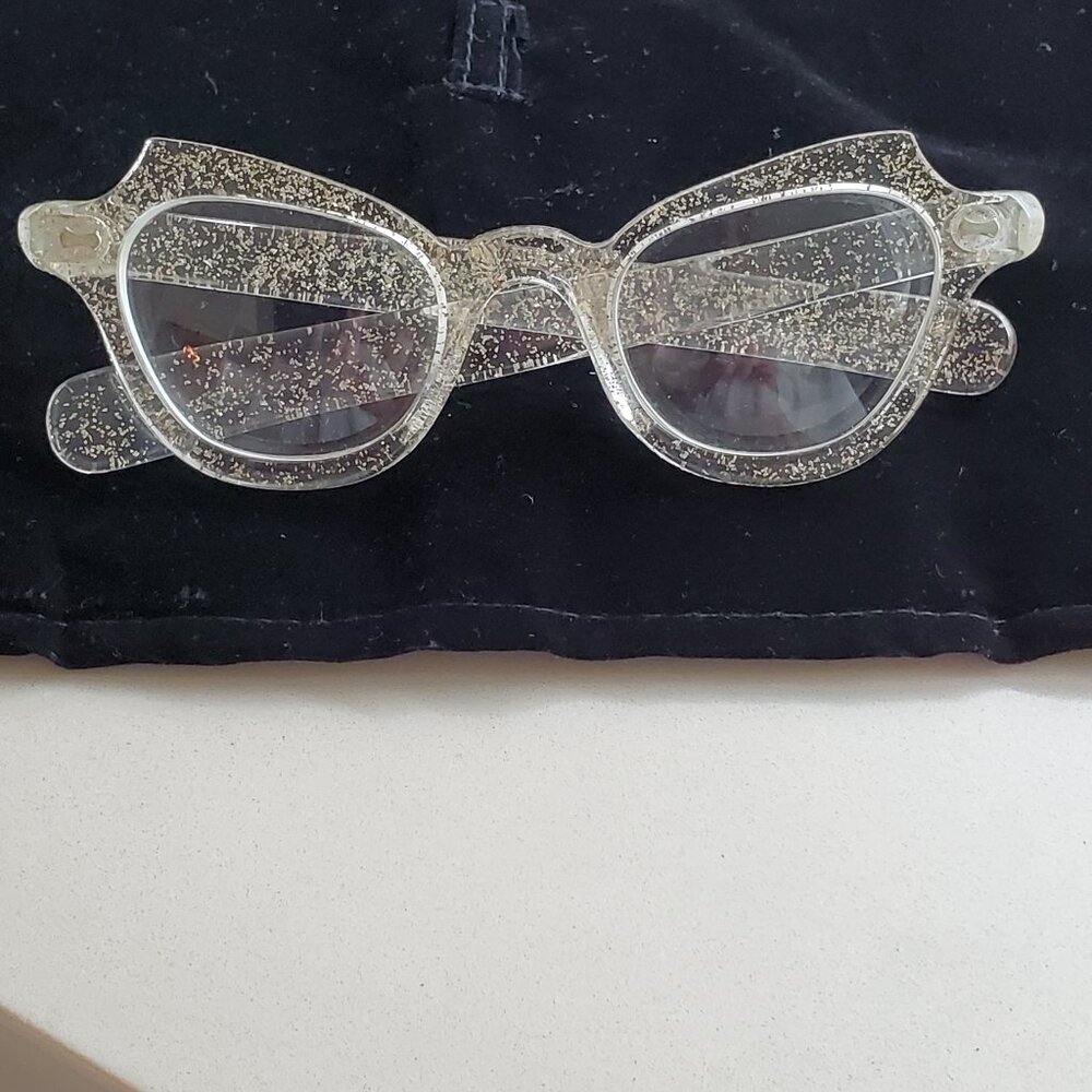 TRUE VINTAGE EYEGLASSES